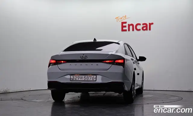 Hyundai Avante 2022 1.6 автомат (гидро), миниатюра 4