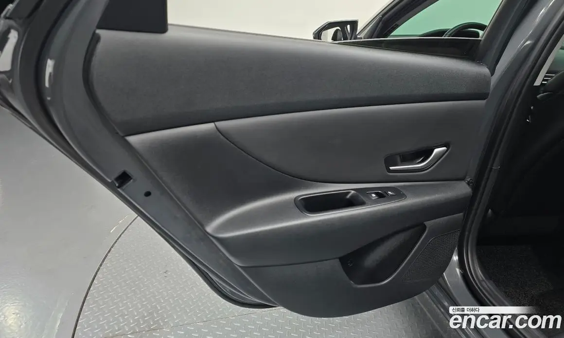 Hyundai Avante 2023 1.6 автомат (гидро), фото 14