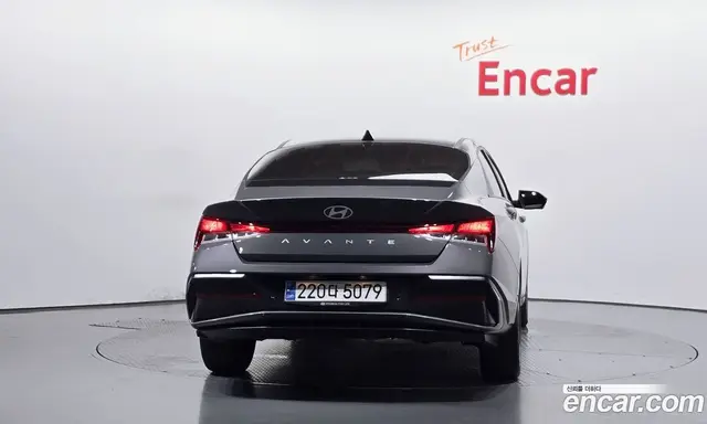 Hyundai Avante 2023 1.6 автомат (гидро), миниатюра 3