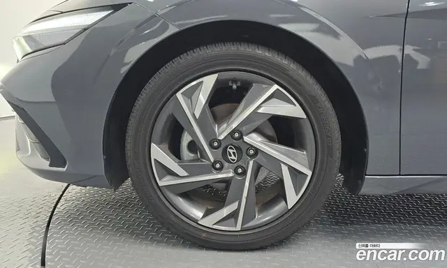 Hyundai Avante 2023 1.6 автомат (гидро), миниатюра 4