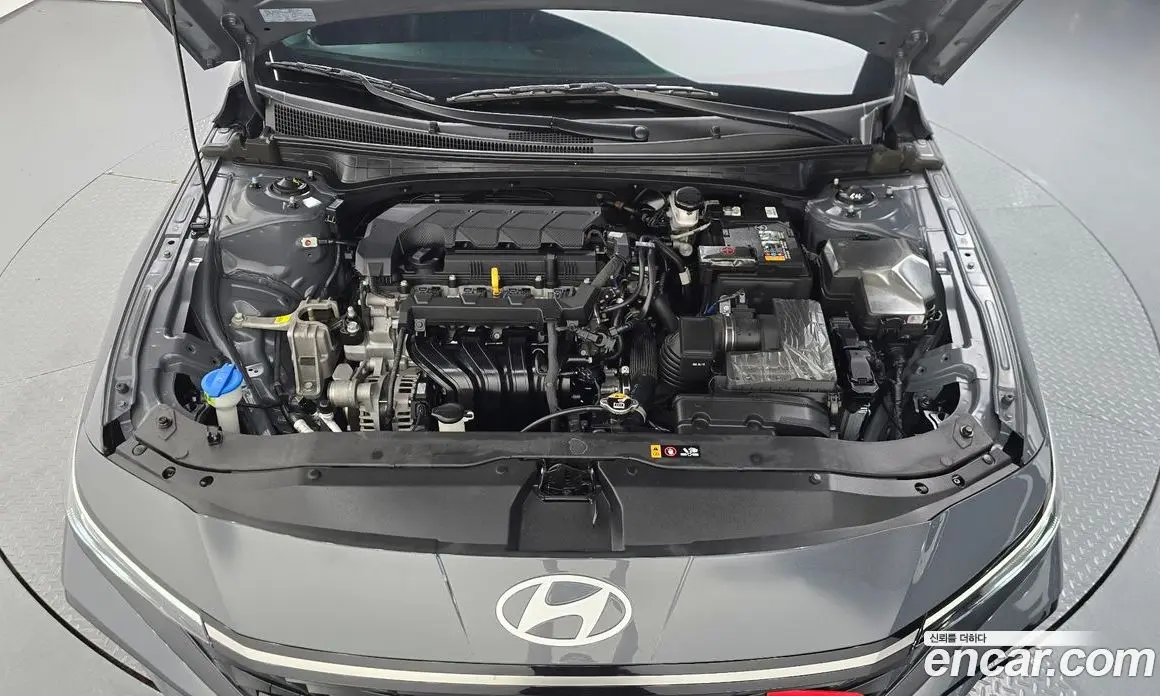 Hyundai Avante 2023 1.6 автомат (гидро), фото 5