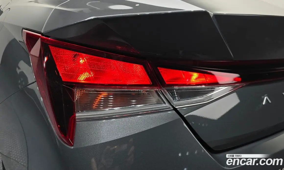 Hyundai Avante 2023 1.6 автомат (гидро), фото 8