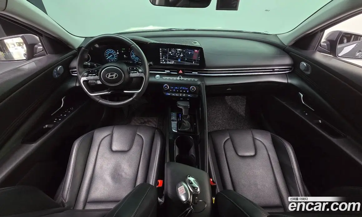 Hyundai Avante 2023 1.6 автомат (гидро), фото 9
