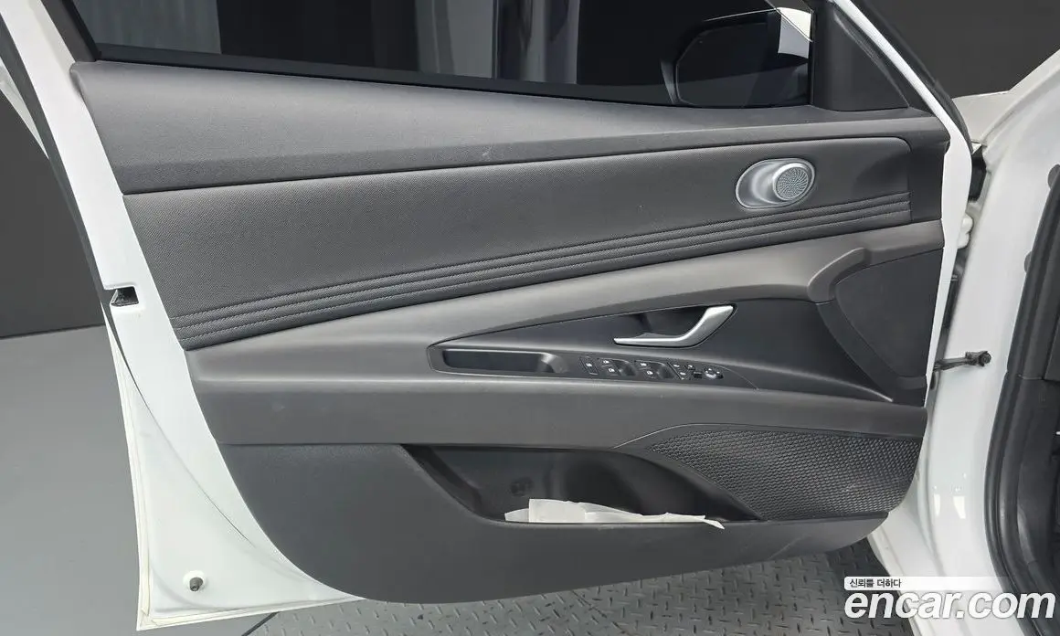 Hyundai Avante 2023 1.6 автомат (гидро), фото 14