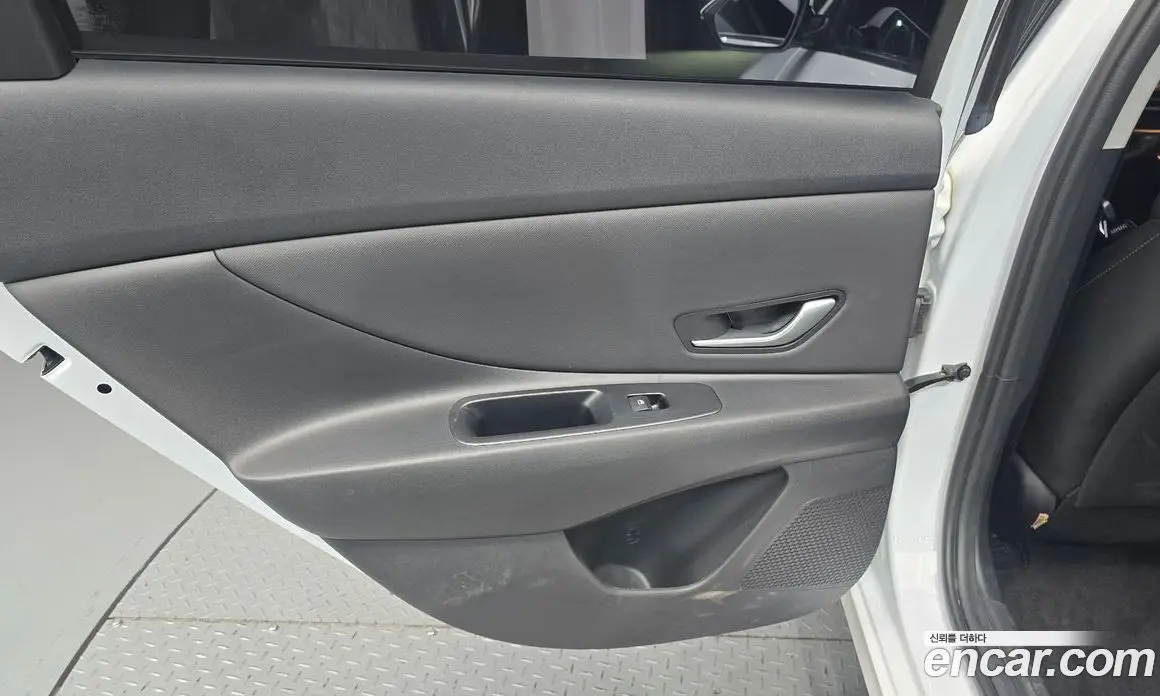 Hyundai Avante 2023 1.6 автомат (гидро), фото 15