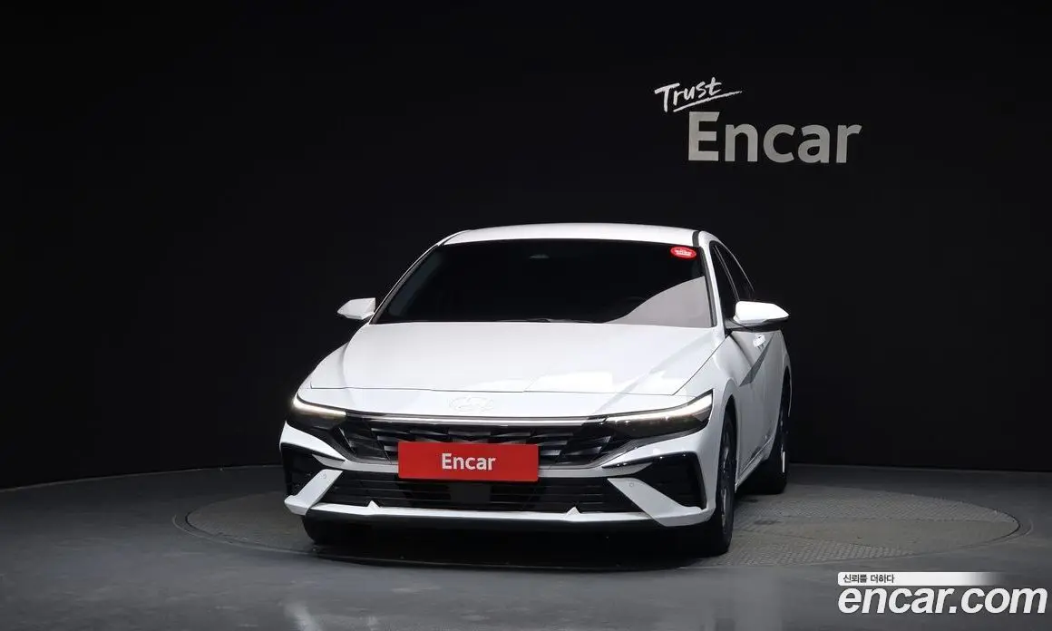 Hyundai Avante 2023 1.6 автомат (гидро), фото 3