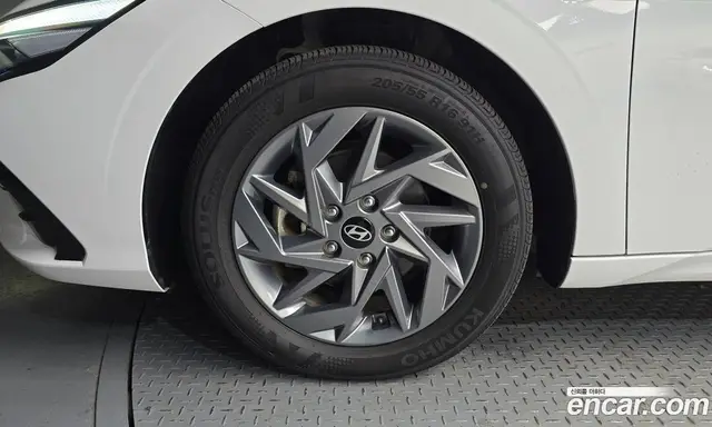 Hyundai Avante 2023 1.6 автомат (гидро), миниатюра 5