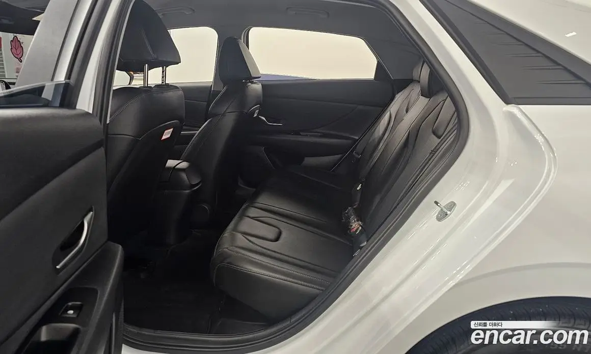 Hyundai Avante 2023 1.6 автомат (гидро), фото 16