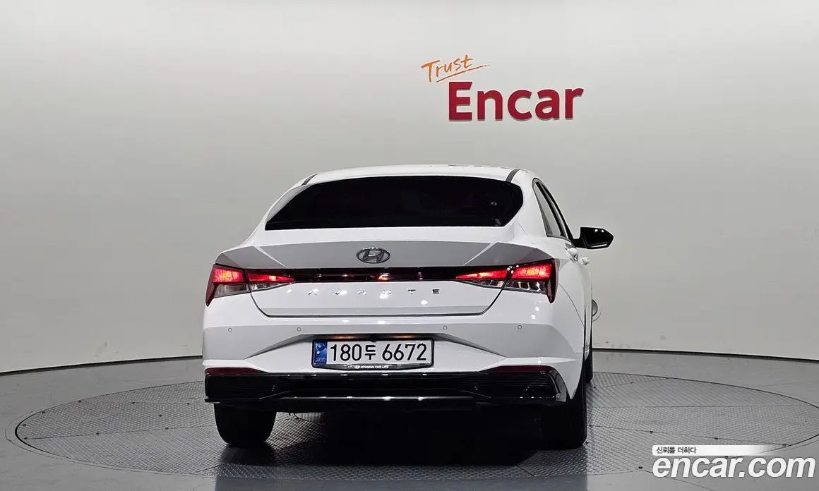 Hyundai Avante 2023 1.6 автомат (гидро), фото 4