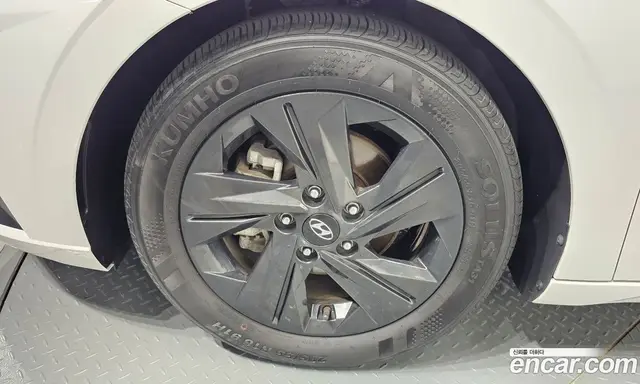 Hyundai Avante 2023 1.6 автомат (гидро), миниатюра 5