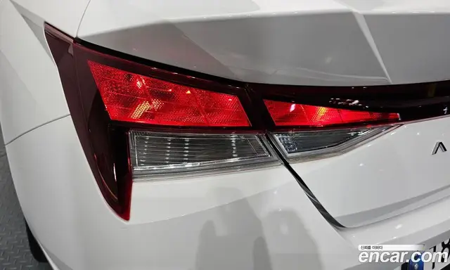 Hyundai Avante 2023 1.6 автомат (гидро), миниатюра 9