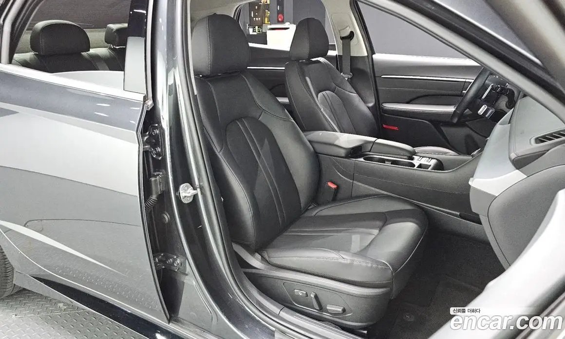 Hyundai Sonata 2024 2.0 автомат (гидро), фото 15