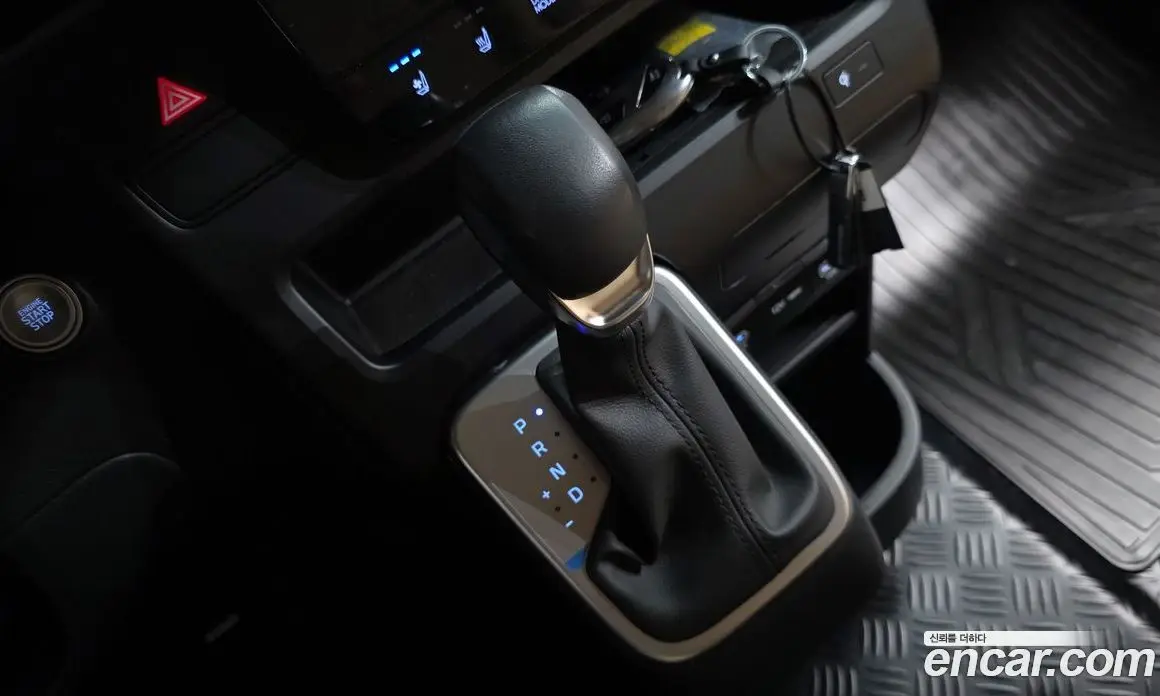 Hyundai Staria 2025 2.2 автомат (гидро), фото 11