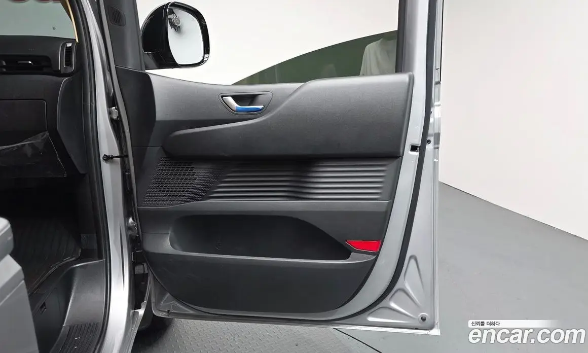 Hyundai Staria 2025 2.2 автомат (гидро), фото 14