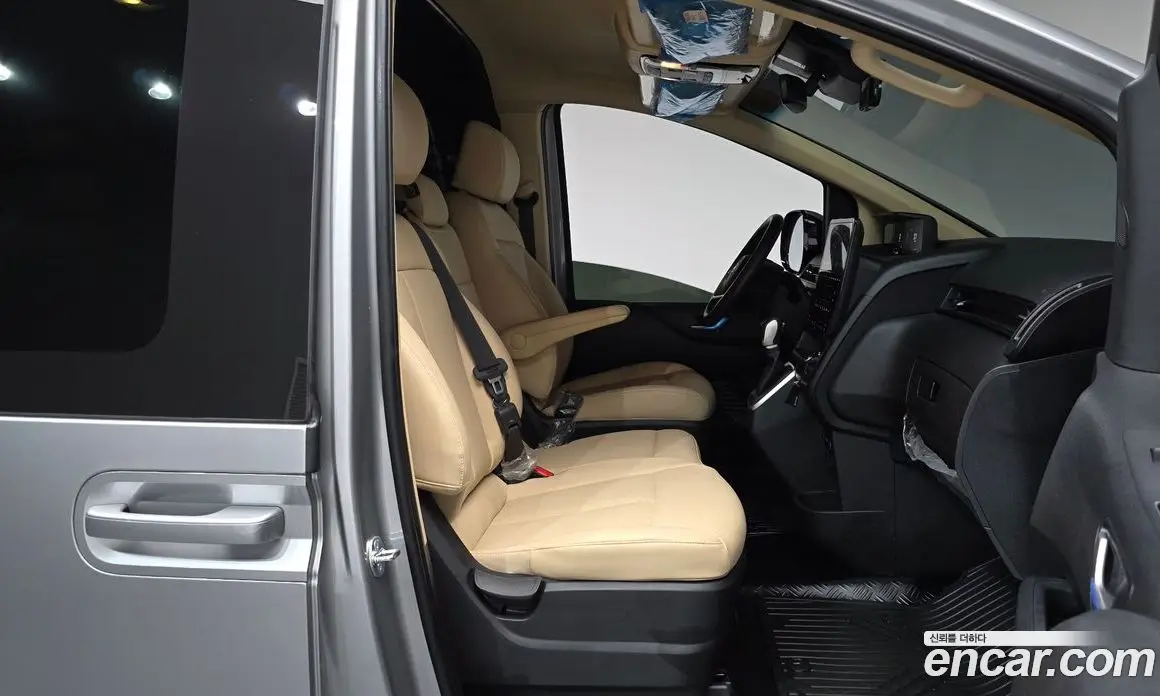 Hyundai Staria 2025 2.2 автомат (гидро), фото 15