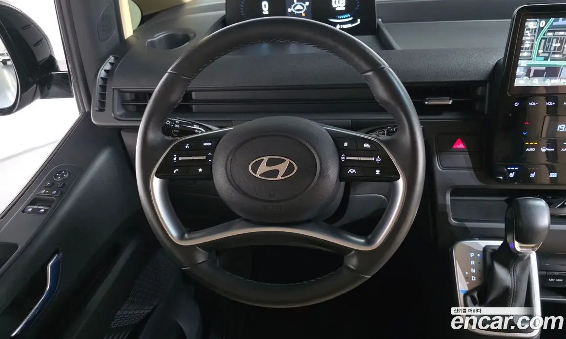 Hyundai Staria 2025 2.2 автомат (гидро), фото 17