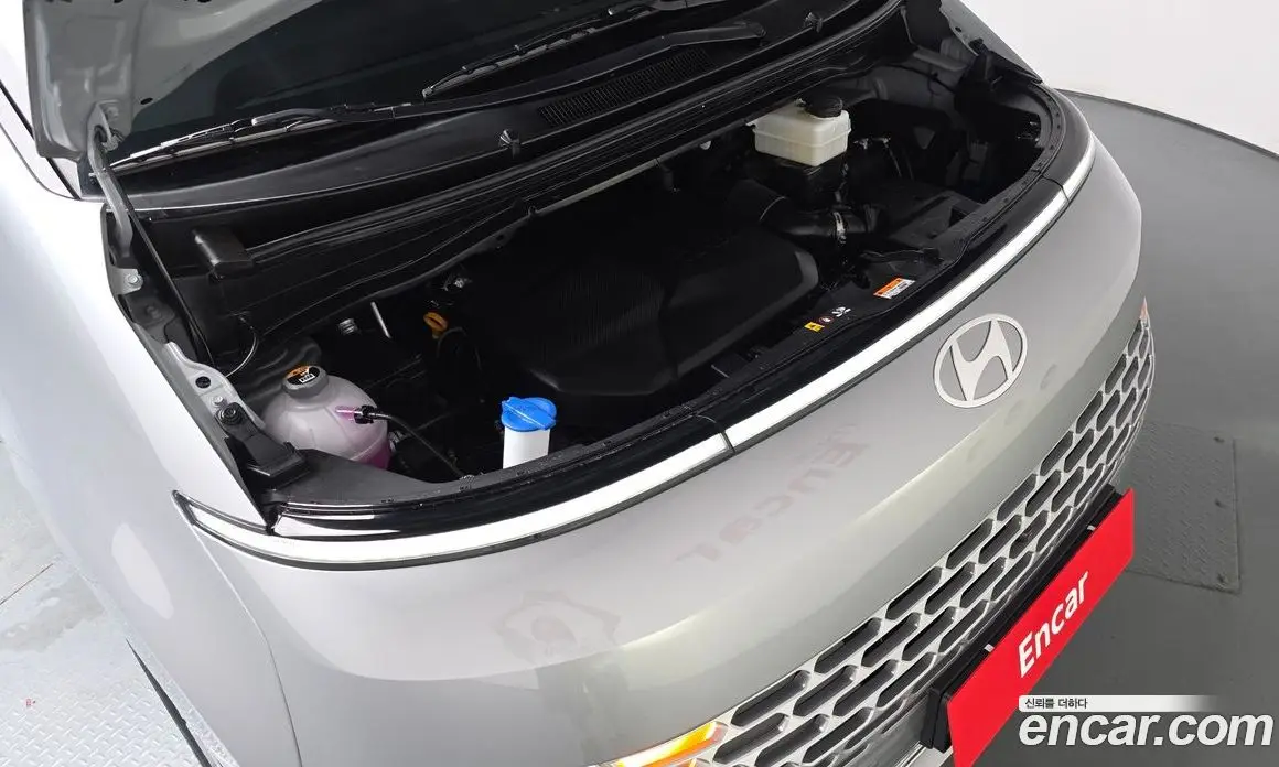 Hyundai Staria 2025 2.2 автомат (гидро), фото 5