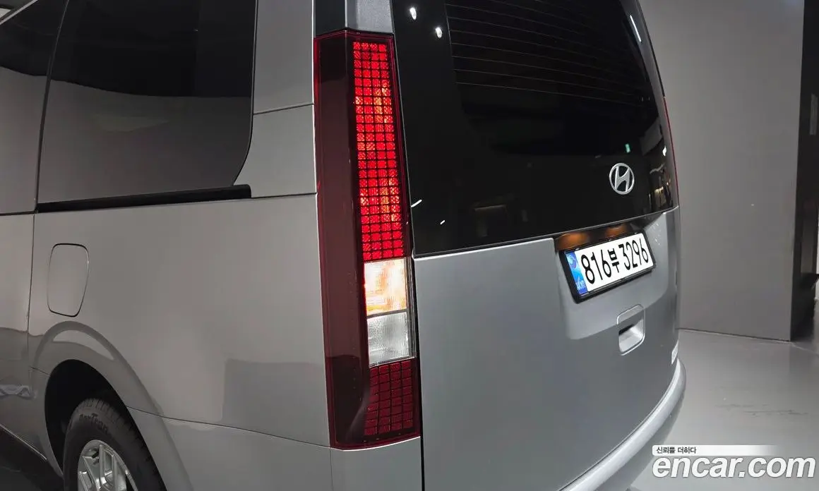 Hyundai Staria 2025 2.2 автомат (гидро), фото 8
