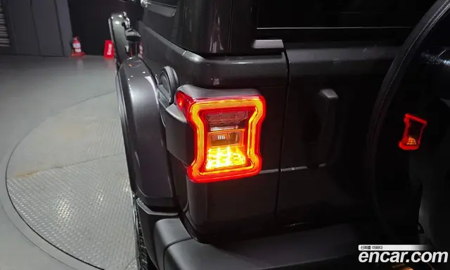 Jeep Wrangler 2020 2.0 автомат (гидро), миниатюра 9