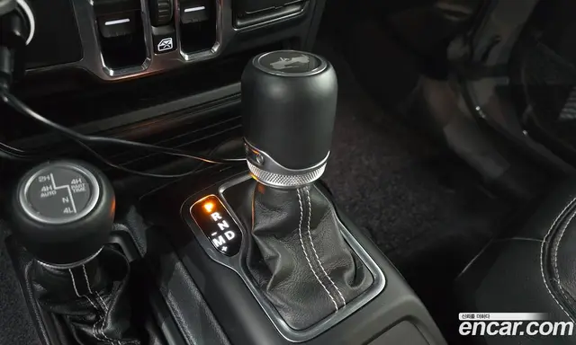 Jeep Wrangler 2023 2.0 автомат (гидро), миниатюра 12