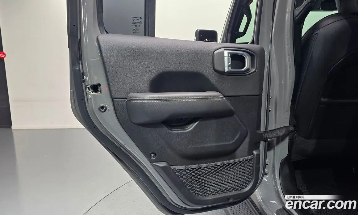 Jeep Wrangler 2023 2.0 автомат (гидро), фото 15