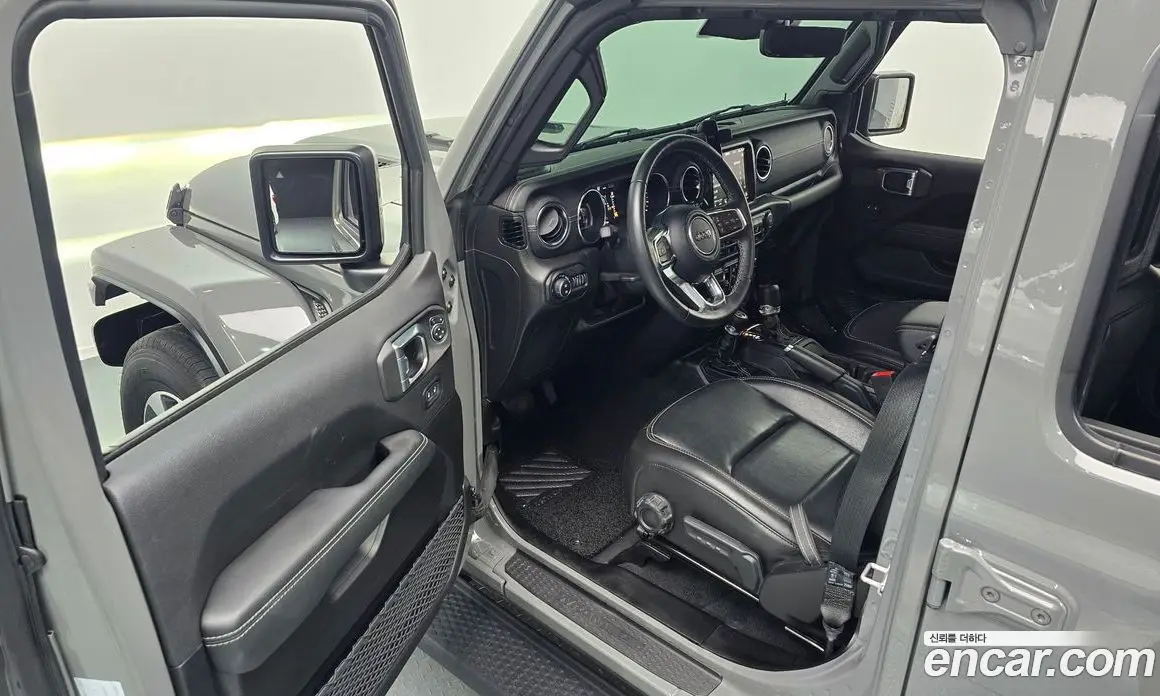 Jeep Wrangler 2023 2.0 автомат (гидро), фото 17
