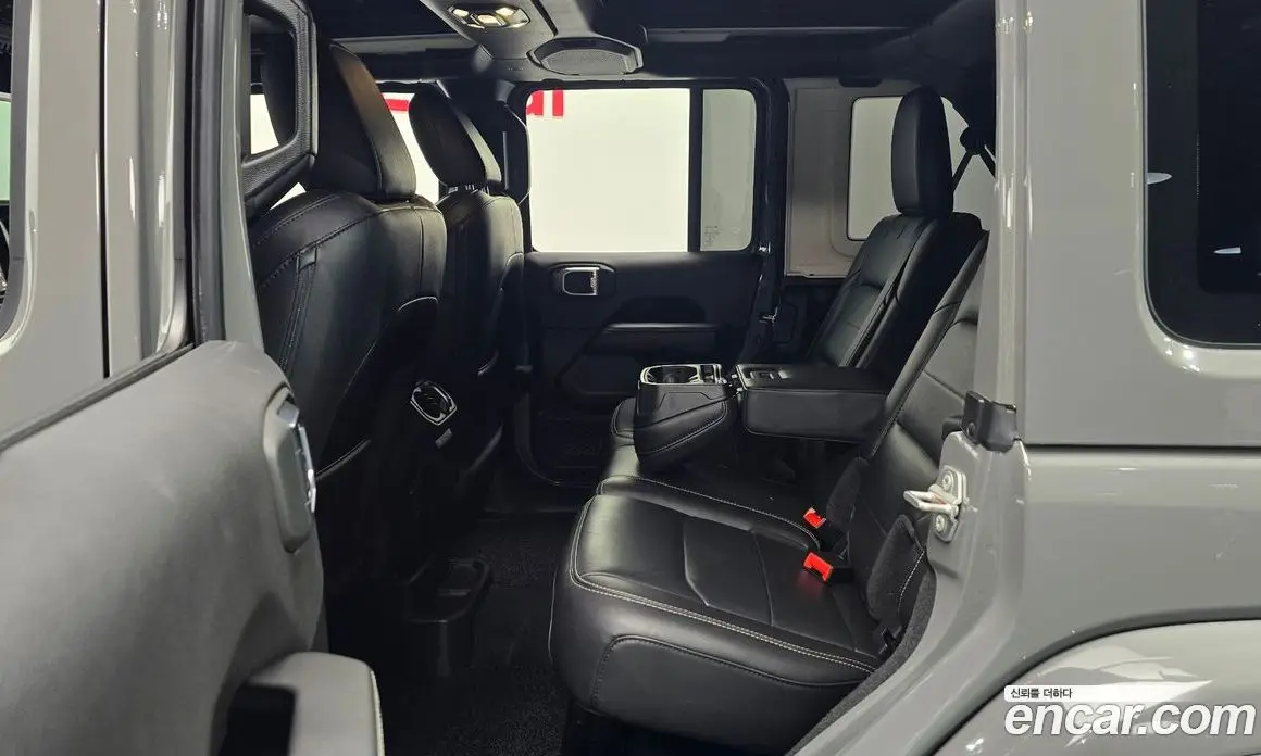 Jeep Wrangler 2023 2.0 автомат (гидро), фото 18