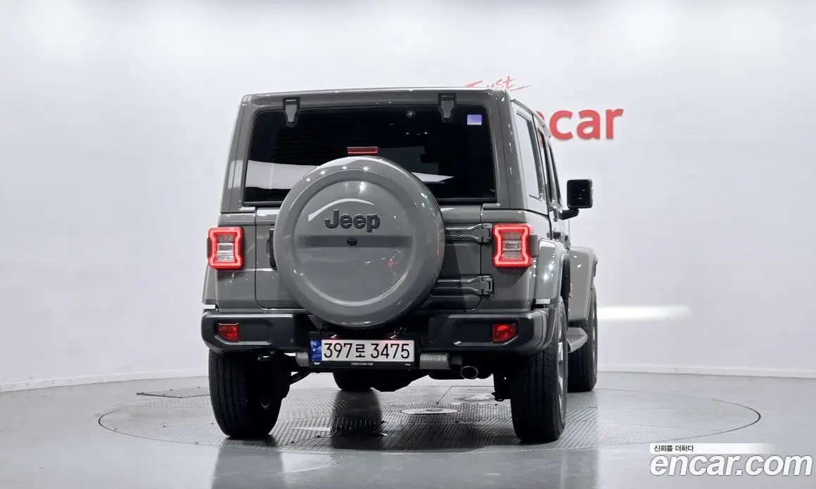 Jeep Wrangler 2023 2.0 автомат (гидро), фото 4