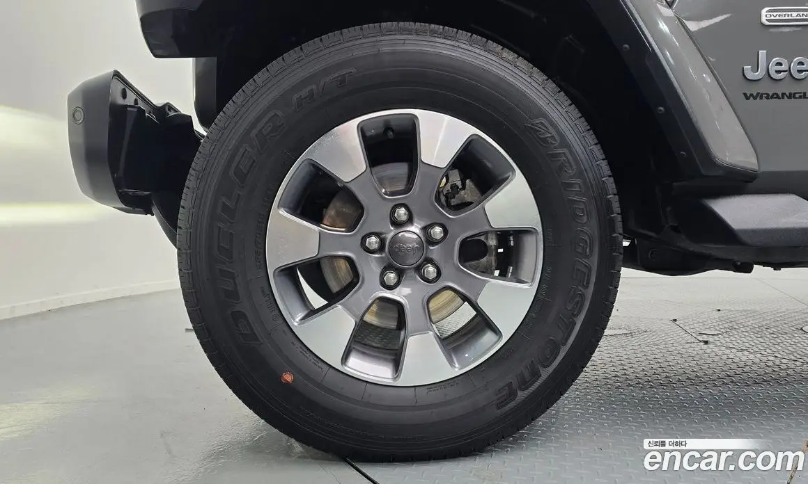 Jeep Wrangler 2023 2.0 автомат (гидро), фото 5
