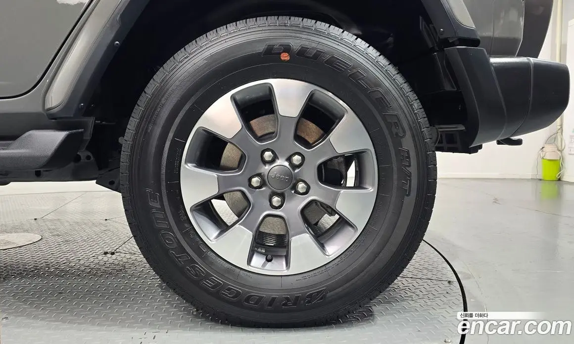 Jeep Wrangler 2023 2.0 автомат (гидро), фото 7