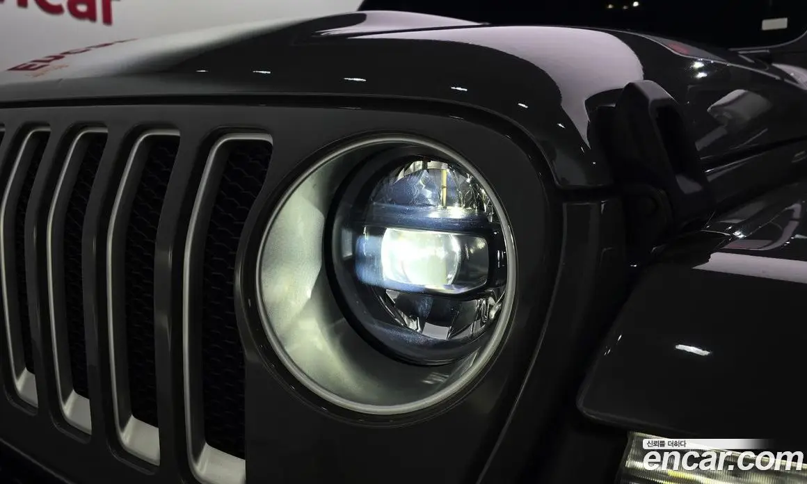 Jeep Wrangler 2023 2.0 автомат (гидро), фото 8