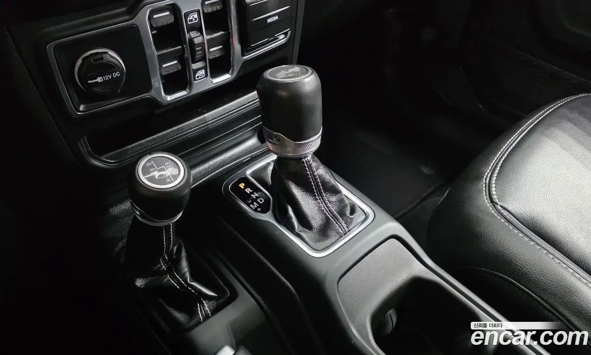Jeep Wrangler 2023 2.0 автомат (гидро), фото 12