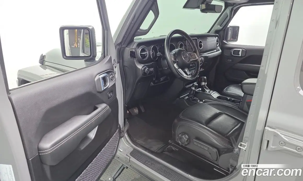 Jeep Wrangler 2023 2.0 автомат (гидро), фото 13