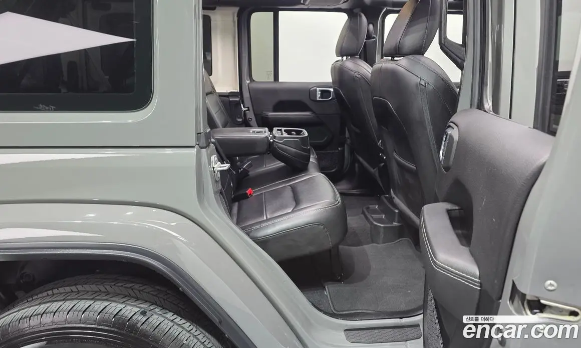 Jeep Wrangler 2023 2.0 автомат (гидро), фото 17