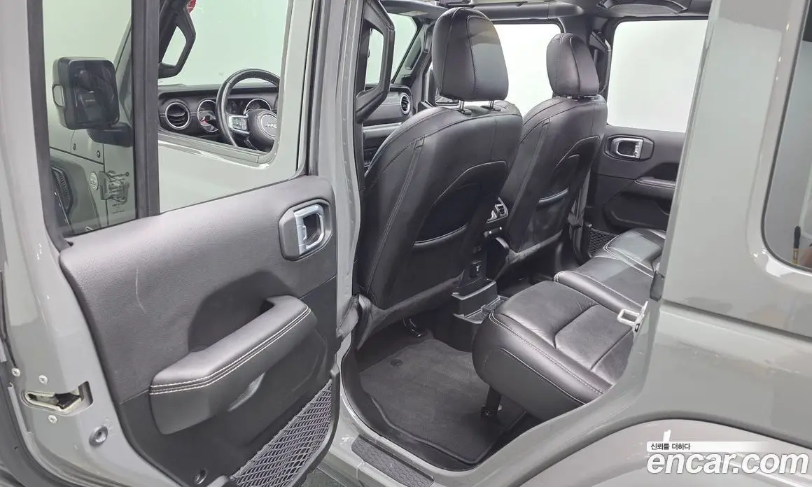 Jeep Wrangler 2023 2.0 автомат (гидро), фото 18