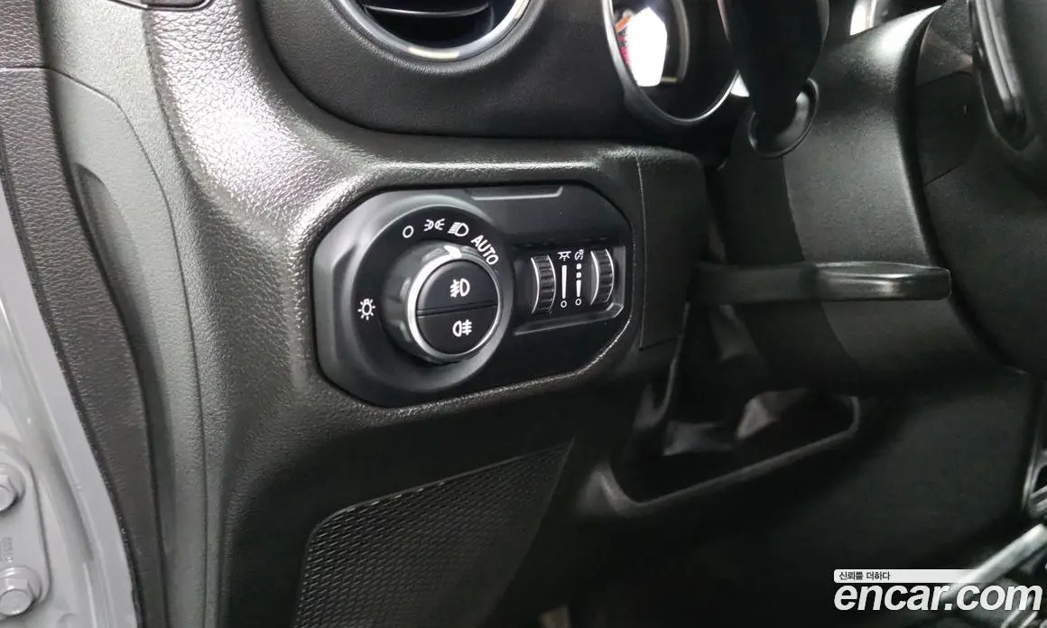 Jeep Wrangler 2023 2.0 автомат (гидро), фото 24