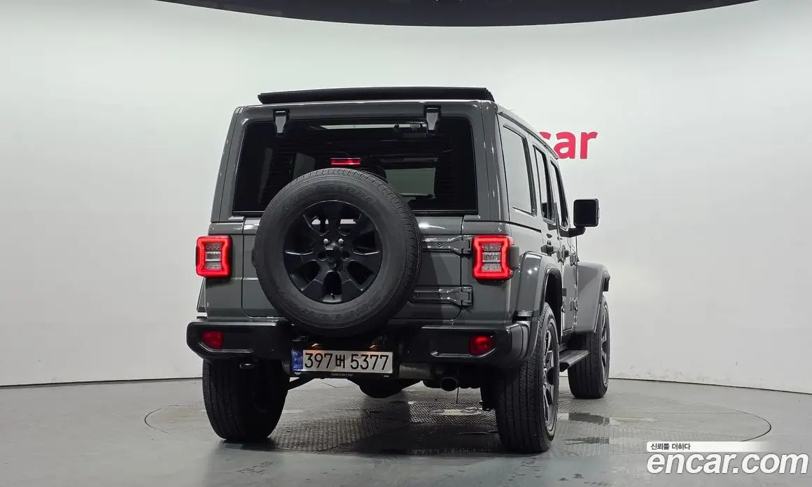 Jeep Wrangler 2023 2.0 автомат (гидро), фото 4