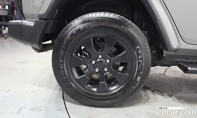 Jeep Wrangler 2023 2.0 автомат (гидро), миниатюра 5