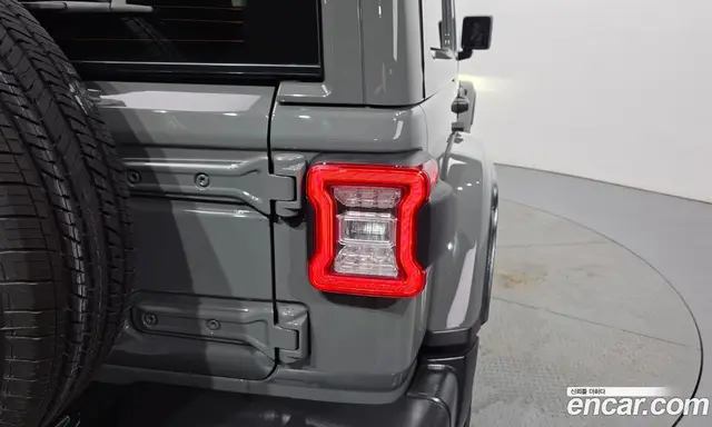Jeep Wrangler 2023 2.0 автомат (гидро), миниатюра 9