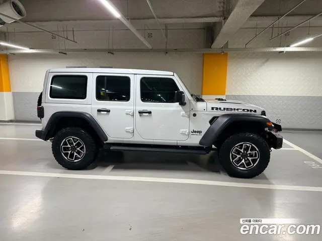 Jeep Wrangler 2024 2.0 автомат (гидро), миниатюра 3