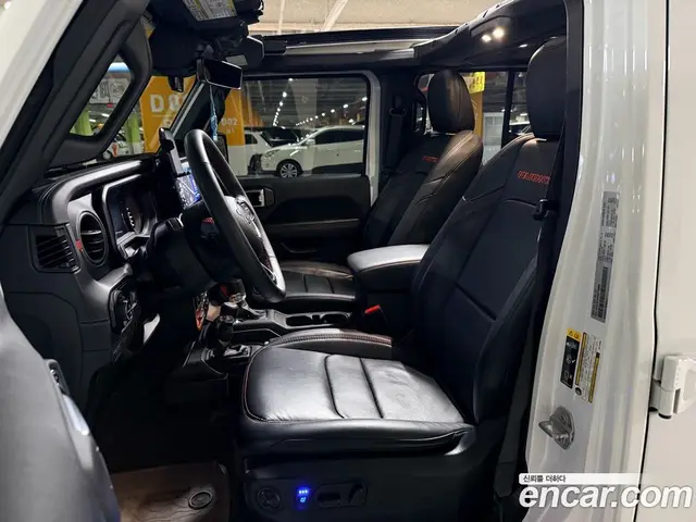 Jeep Wrangler 2024 2.0 автомат (гидро), миниатюра 6
