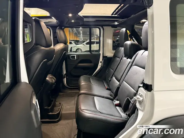 Jeep Wrangler 2024 2.0 автомат (гидро), миниатюра 7