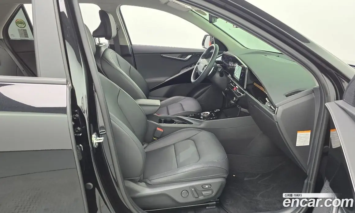 Kia Niro 2023 0.2 автомат (гидро), фото 16