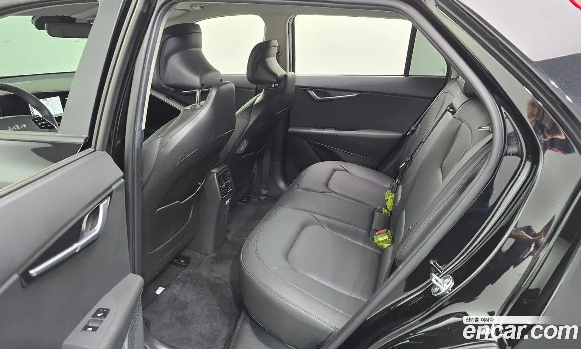 Kia Niro 2023 0.2 автомат (гидро), фото 17