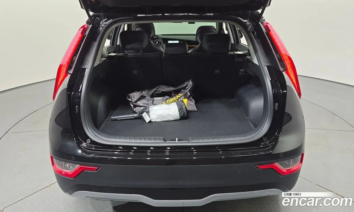 Kia Niro 2023 0.2 автомат (гидро), фото 22