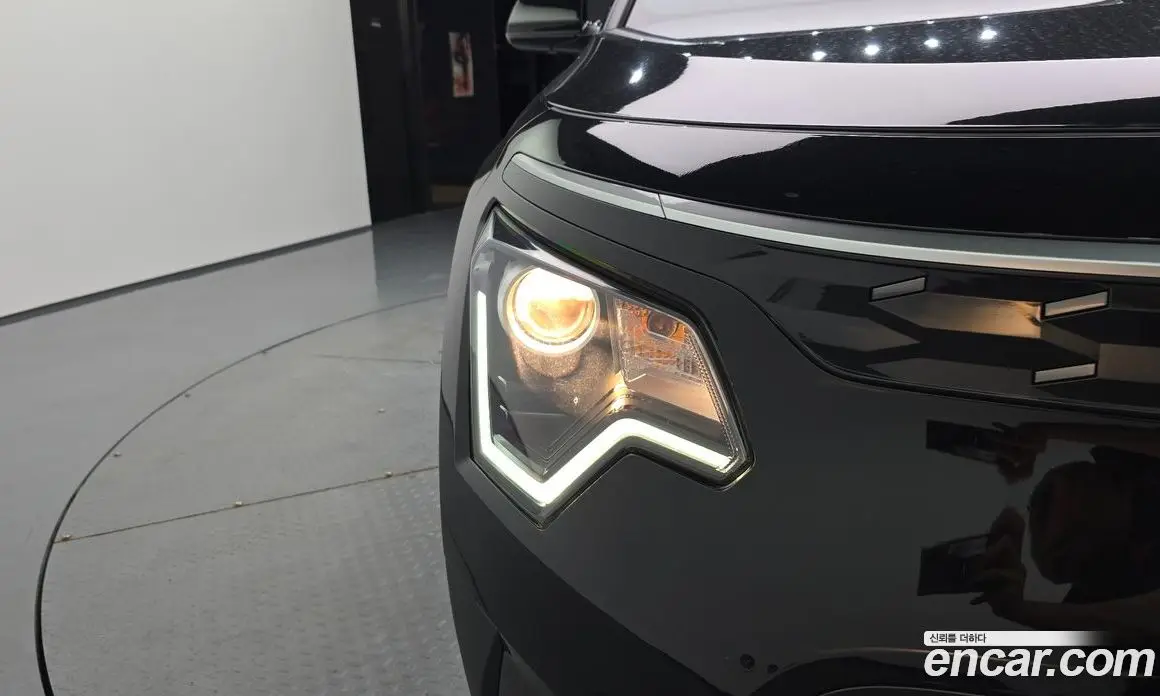 Kia Niro 2023 0.2 автомат (гидро), фото 8