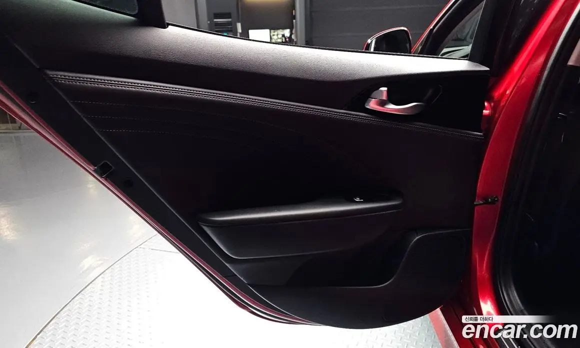 Kia Stinger 2022 2.5 автомат (гидро), фото 15