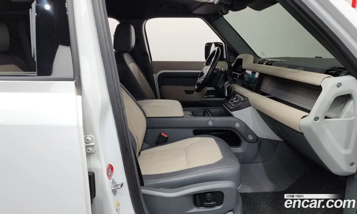 Land Rover Defender 2021 2.0 автомат (гидро), фото 16