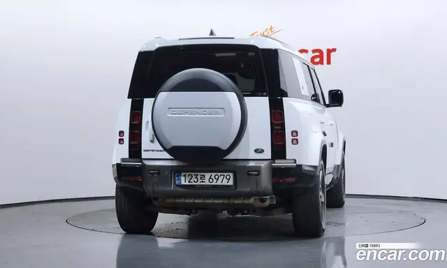 Land Rover Defender 2021 2.0 автомат (гидро), миниатюра 4