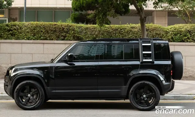 Land Rover Defender 2021 3.0 автомат (гидро), миниатюра 2